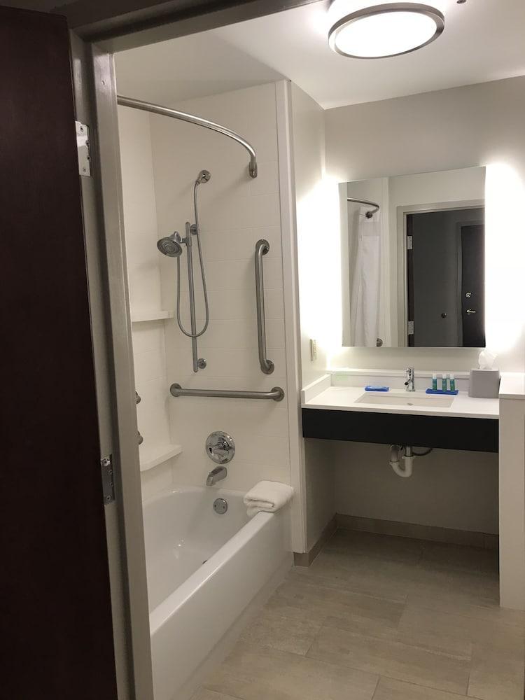 Holiday Inn Express Hotel & Suites Canton By Ihg Exteriör bild