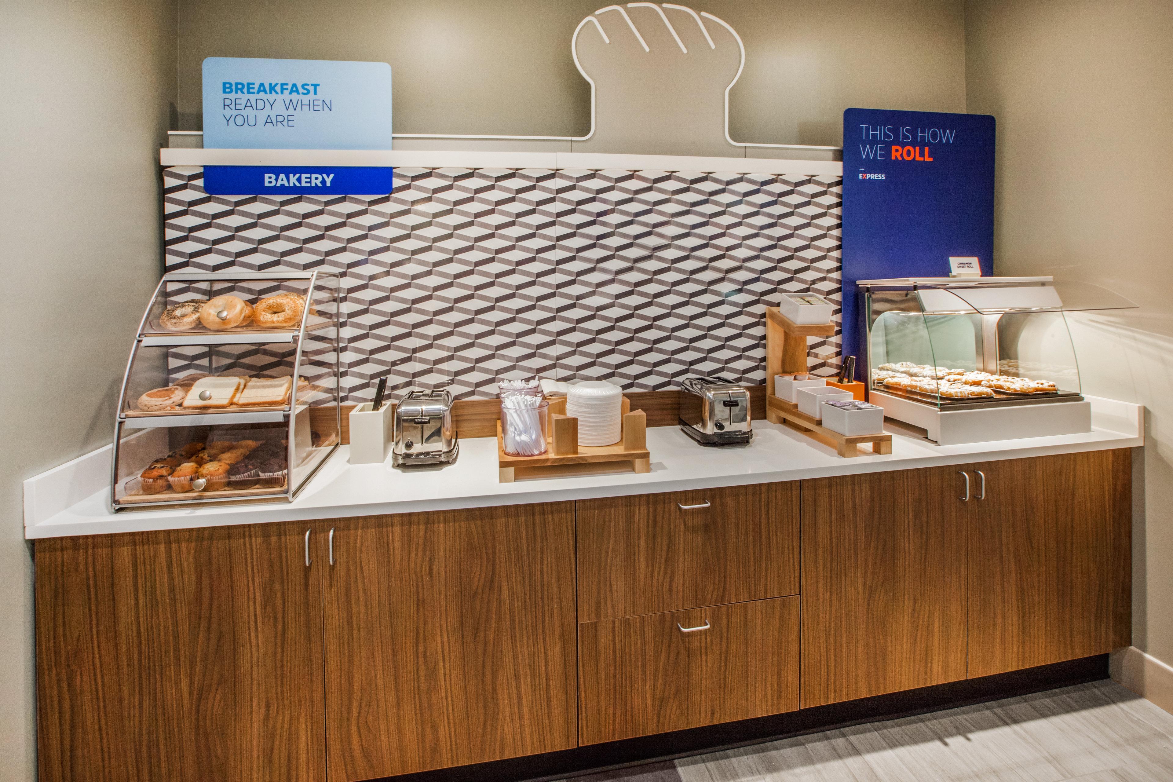 Holiday Inn Express Hotel & Suites Canton By Ihg Exteriör bild