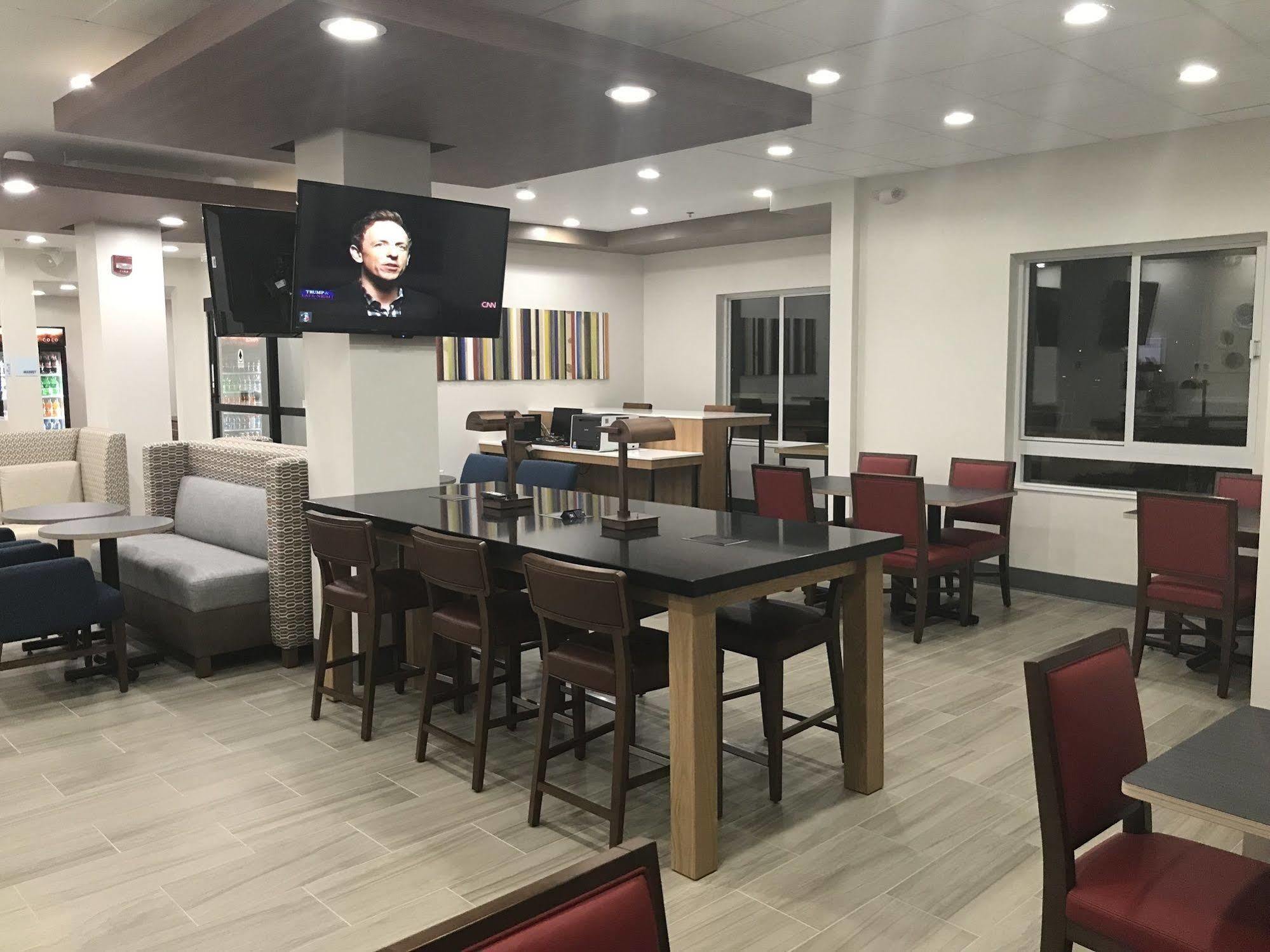 Holiday Inn Express Hotel & Suites Canton By Ihg Exteriör bild