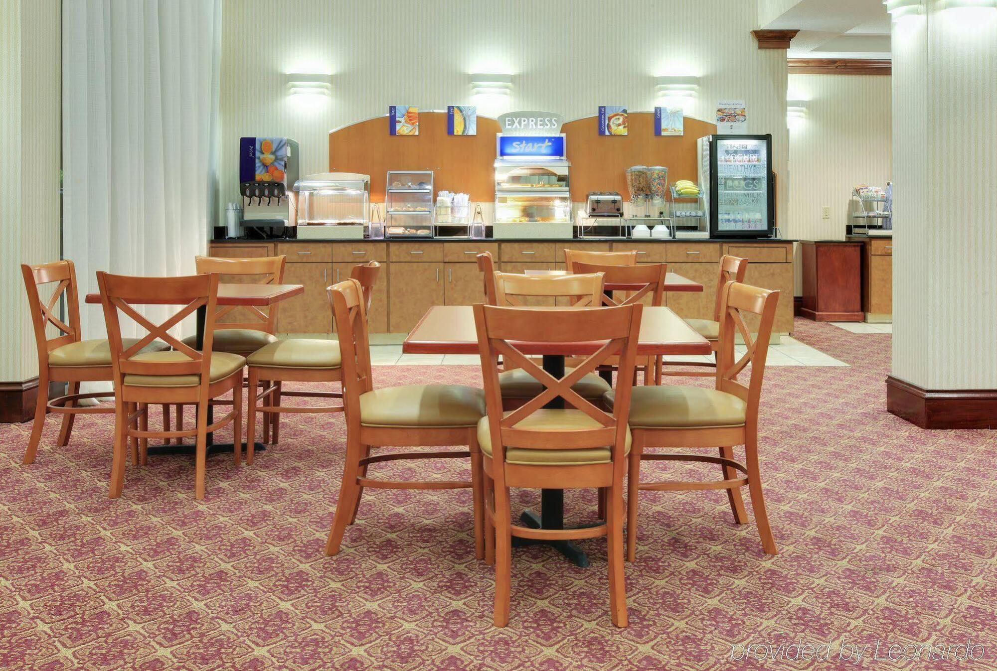Holiday Inn Express Hotel & Suites Canton By Ihg Exteriör bild